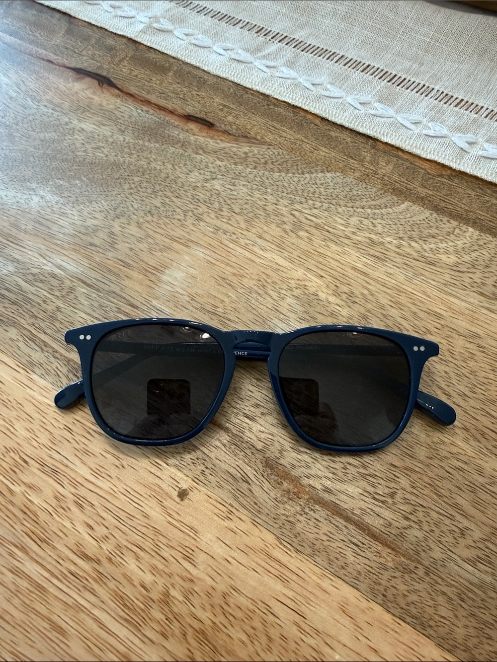 Diff Eyewear Navy Blue Sunglasses with Dark Lenses